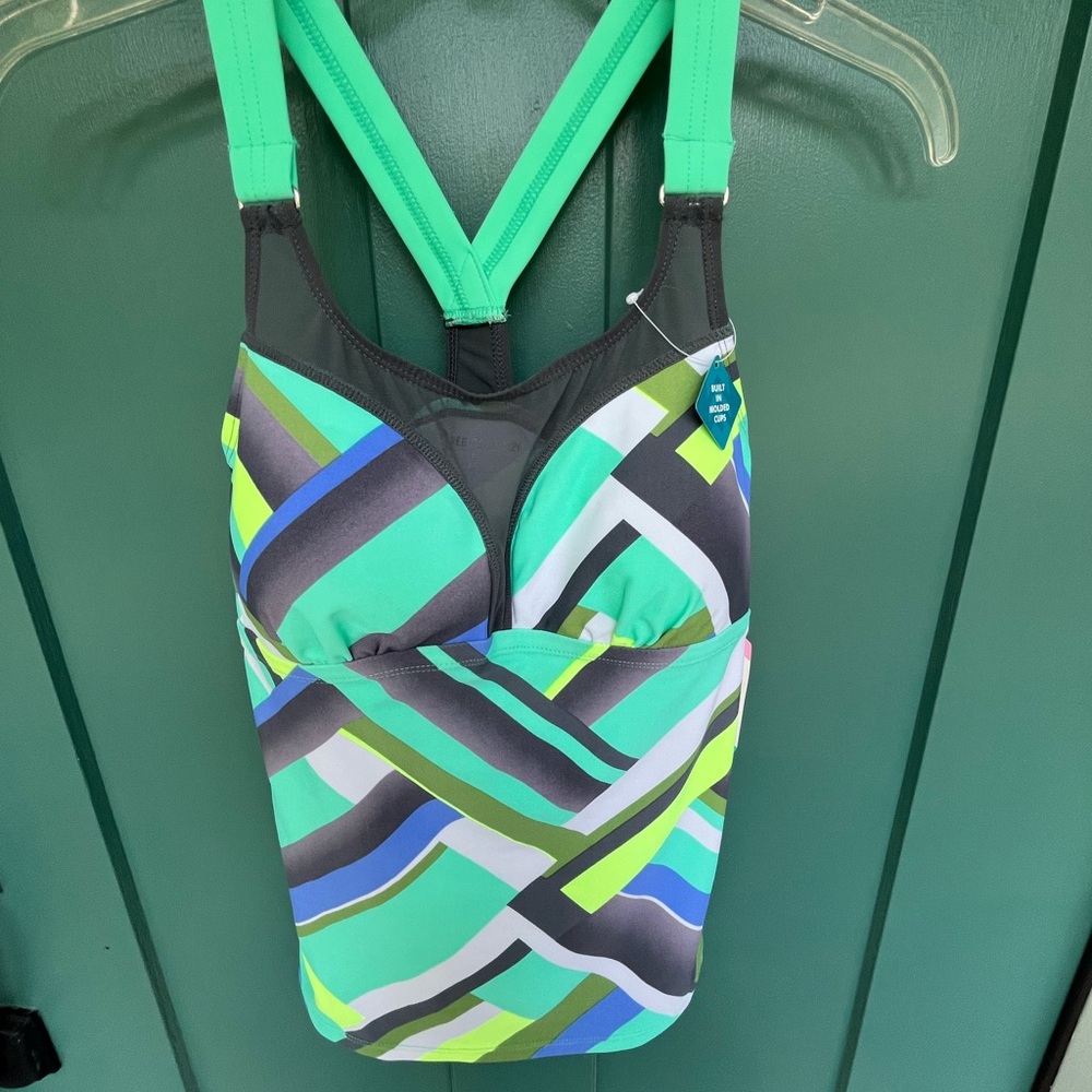 Free Country Teal and Black Geometric Design  Swimsuit’ Workout Top Size Sm